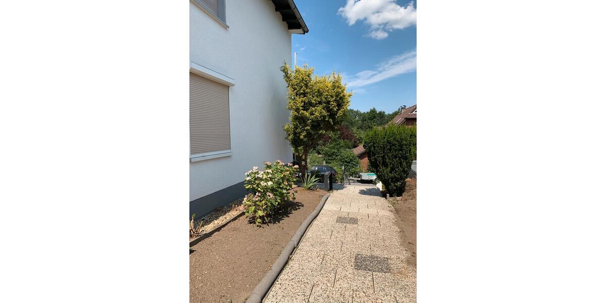 Einfamilienhaus (195 m²) mit Keller, Balkon & Wintergarten 5 zimmer