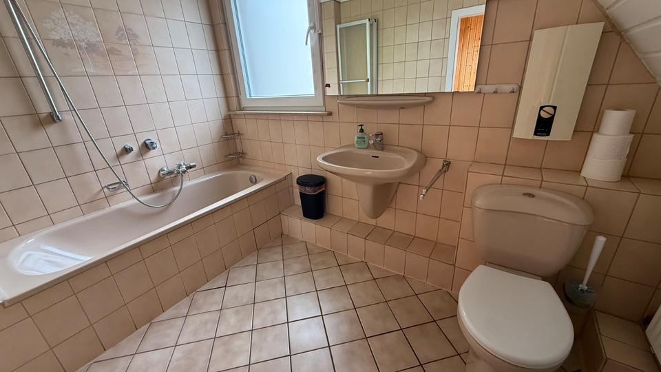 Wohnen auf Zeit Sarstedt - 10 Zimmer, 200 m&sup2;, 203&euro; | Angebot:21204459