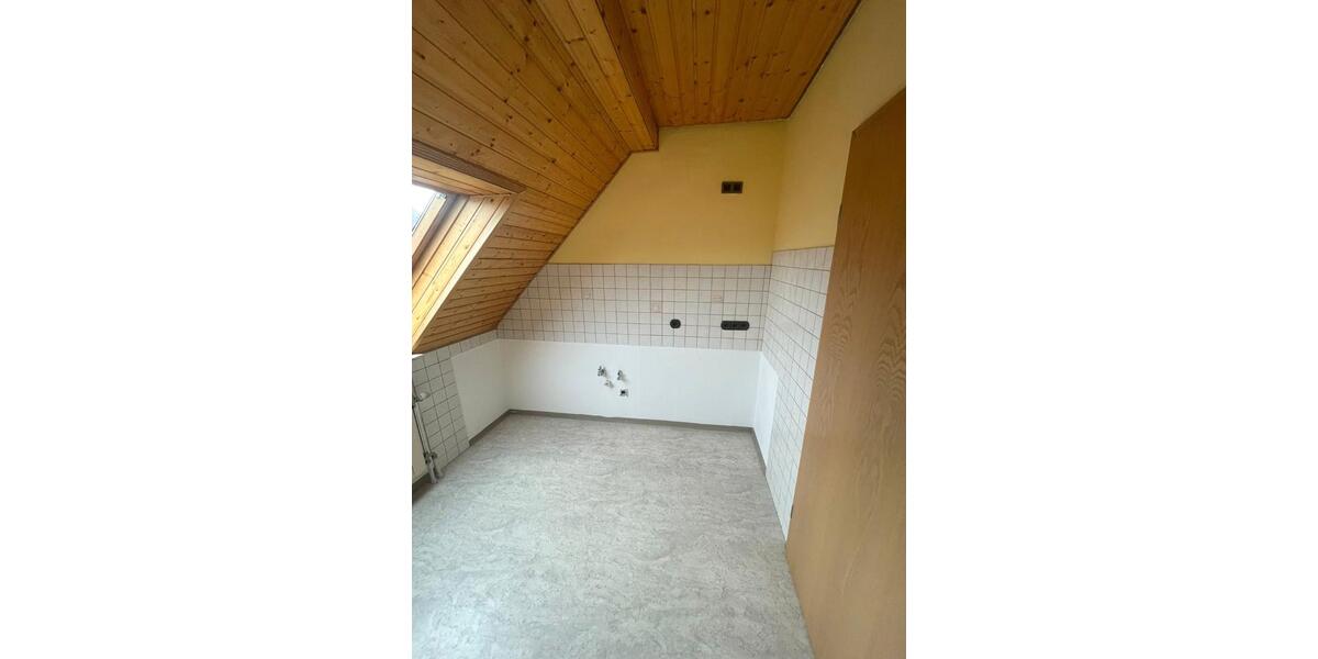 Etagenwohnung Herrieden - 4 Zimmer, 100 m&sup2;, 890&euro; | Angebot:26343060