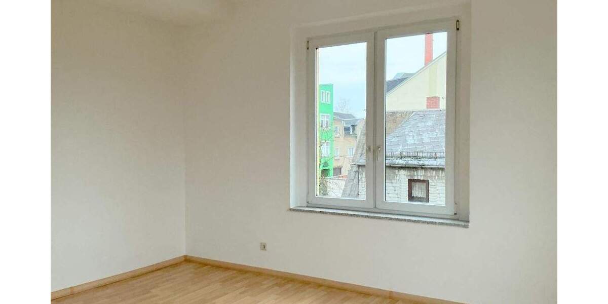 Etagenwohnung Limbach-Oberfrohna Oberfrohna - 2 Zimmer, 75 m&sup2;, 320&euro; | Angebot:25928876