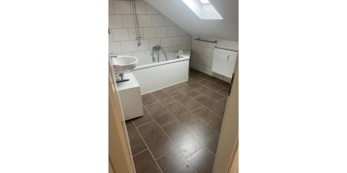 Dachgeschoßwohnung Marburg Marbach - 1 Zimmer, 35 m&sup2;, 599&euro; | Angebot:26145411