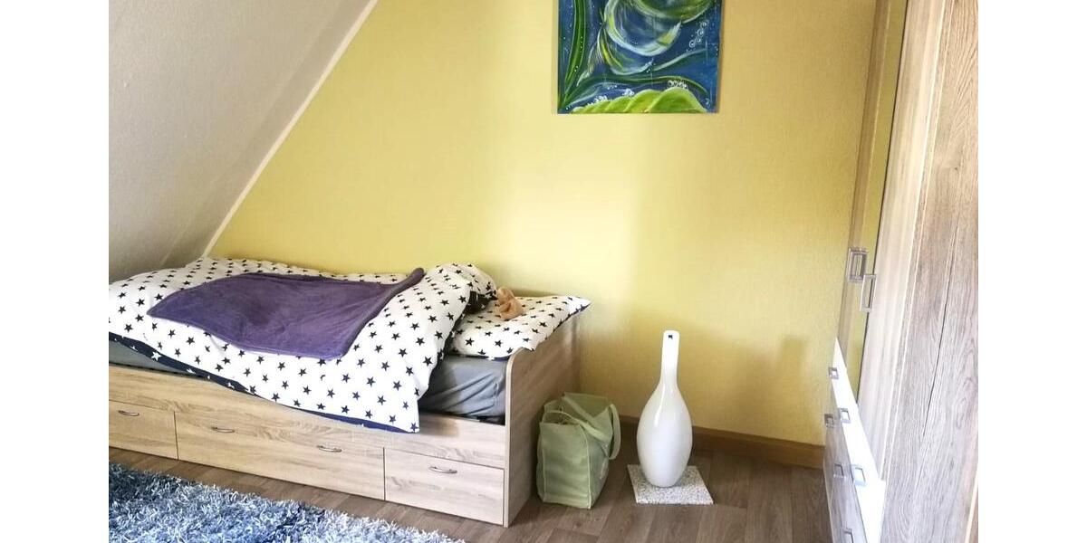 Dachgeschoßwohnung Oschatz - 2 Zimmer, 50 m&sup2;, 300&euro; | Angebot:25871913