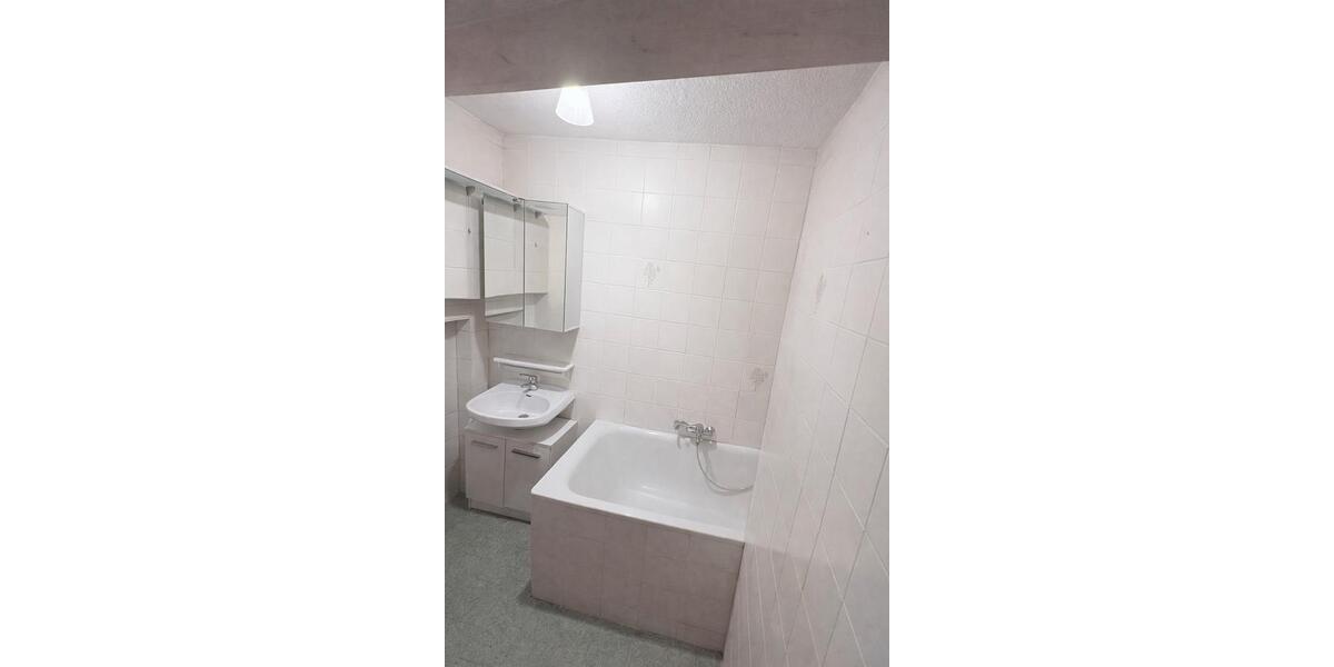 Erdgeschoßwohnung Lage - 2 Zimmer, 51 m&sup2;, 480&euro; | Angebot:25978312