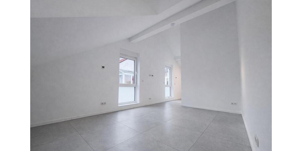 Dachgeschoßwohnung Sankt Ingbert - 2 Zimmer, 71 m&sup2;, 730&euro; | Angebot:25904967