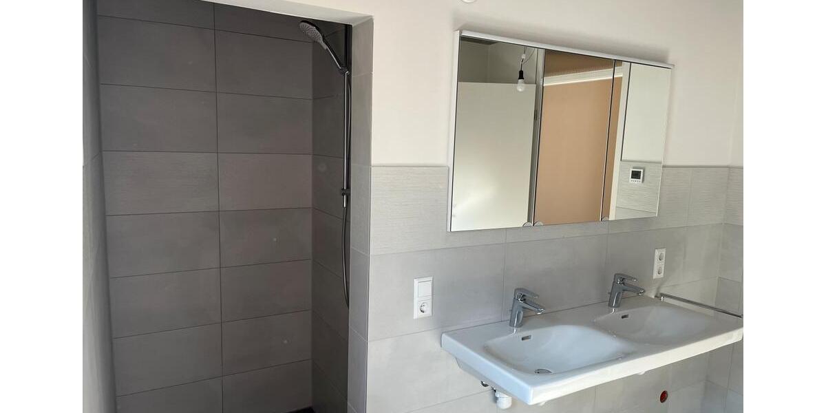 Etagenwohnung Schlier - 2 Zimmer, 100 m&sup2;, 1.400&euro; | Angebot:26639149