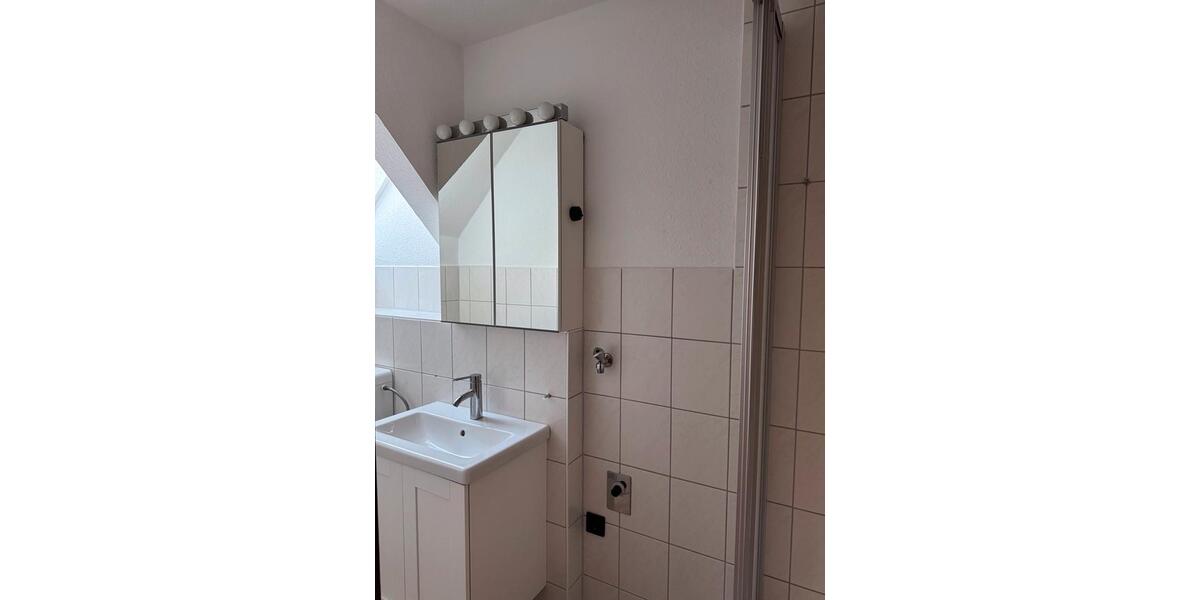 Dachgeschoßwohnung Wesenberg - 2 Zimmer, 49 m&sup2;, 320&euro; | Angebot:25821802