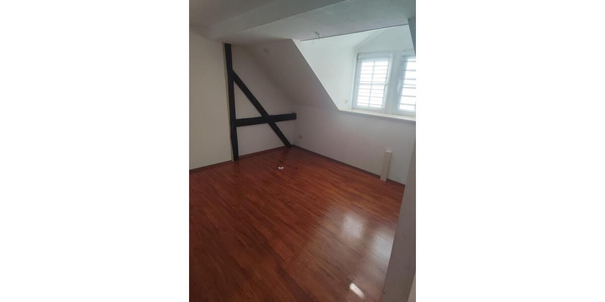 Dachgeschoßwohnung Geringswalde - 4 Zimmer, 80 m&sup2;, 600&euro; | Angebot:25398137