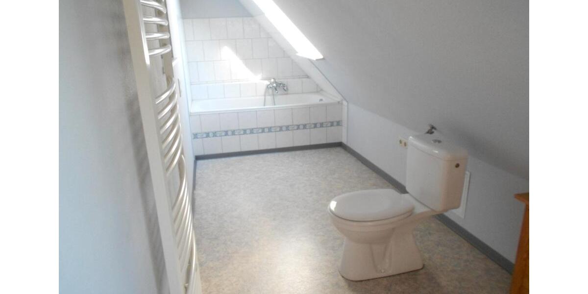 Dachgeschoßwohnung Perleberg - 2 Zimmer, 80 m&sup2;, 510&euro; | Angebot:25049504