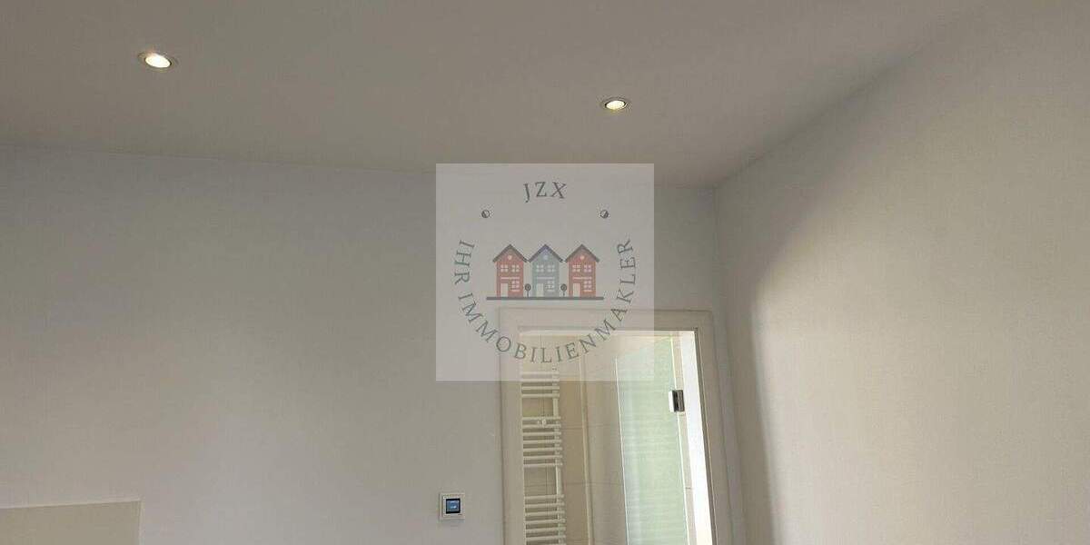 Etagenwohnung Zwickau Innenstadt - 3 Zimmer, 86 m&sup2;, 688&euro; | Angebot:24670365