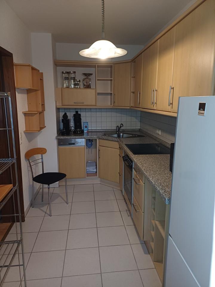 Vollmöbl. 3 Zimmerwohnung für Referendareinnen