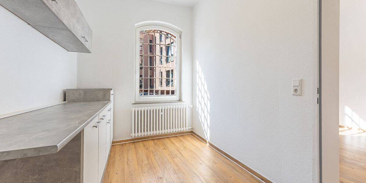 Gewerbeobjekt Kassel Unterneustadt - 4 Zimmer, 92 m&sup2;, 2.380&euro; | Angebot:26345347