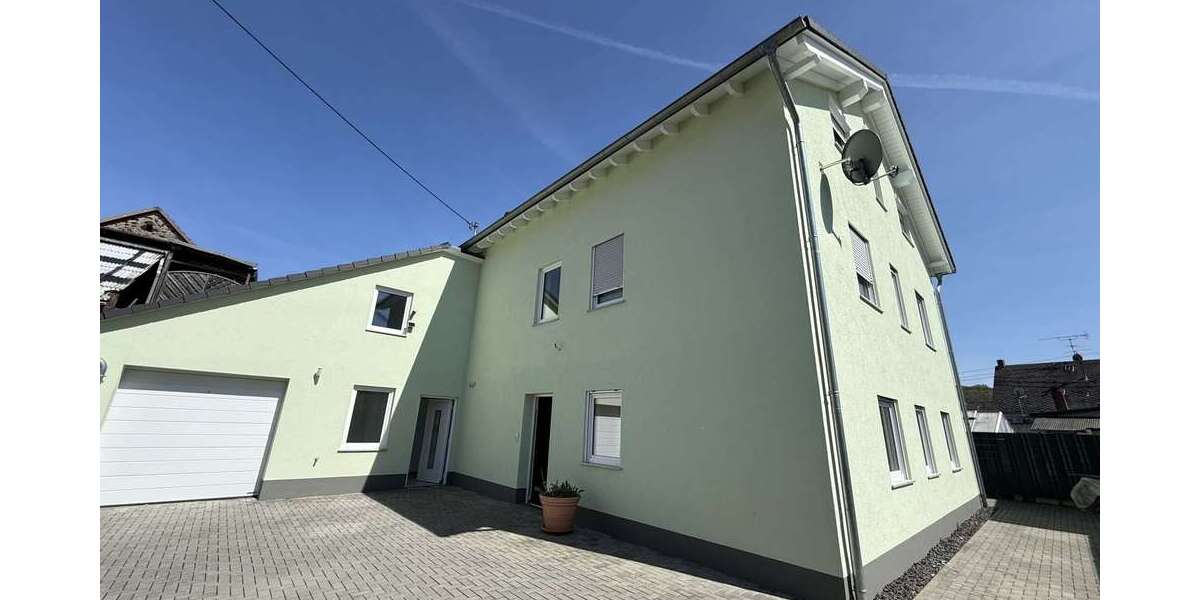 Etagenwohnung Bassenheim - 3 Zimmer, 90 m&sup2;, 1.050&euro; | Angebot:26346348