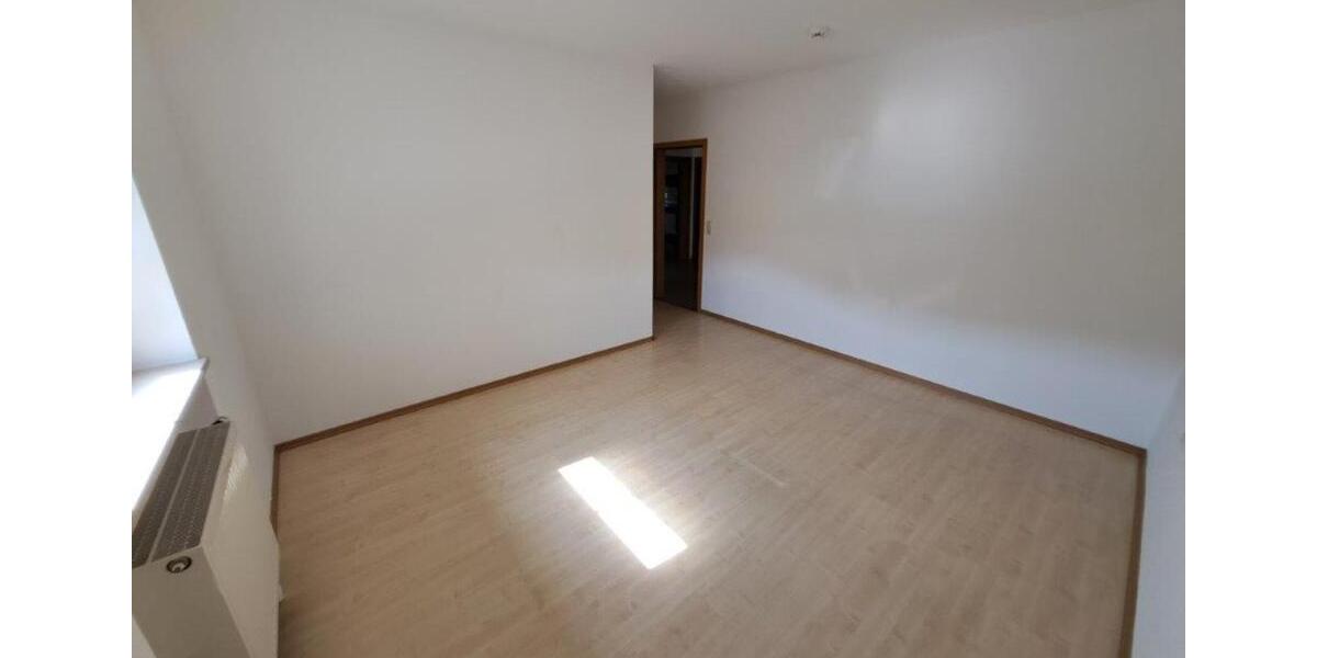 Erdgeschoßwohnung Deggendorf - 3 Zimmer, 84 m&sup2;, 830&euro; | Angebot:25868399