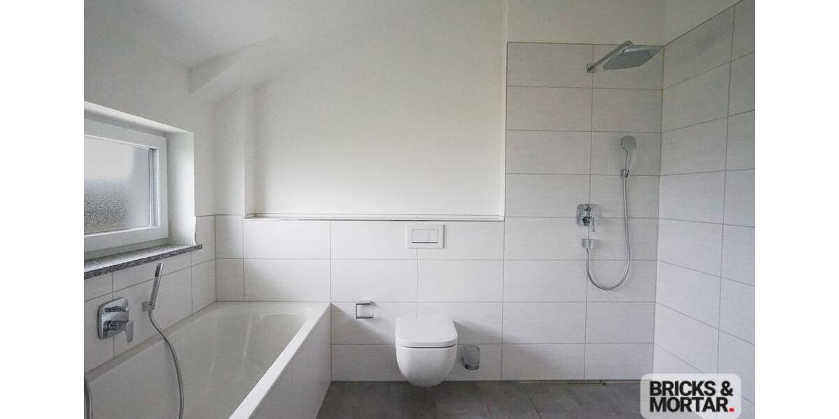 Dachgeschoßwohnung Deiningen - 4 Zimmer, 95 m&sup2;, 1.060&euro; | Angebot:23880826