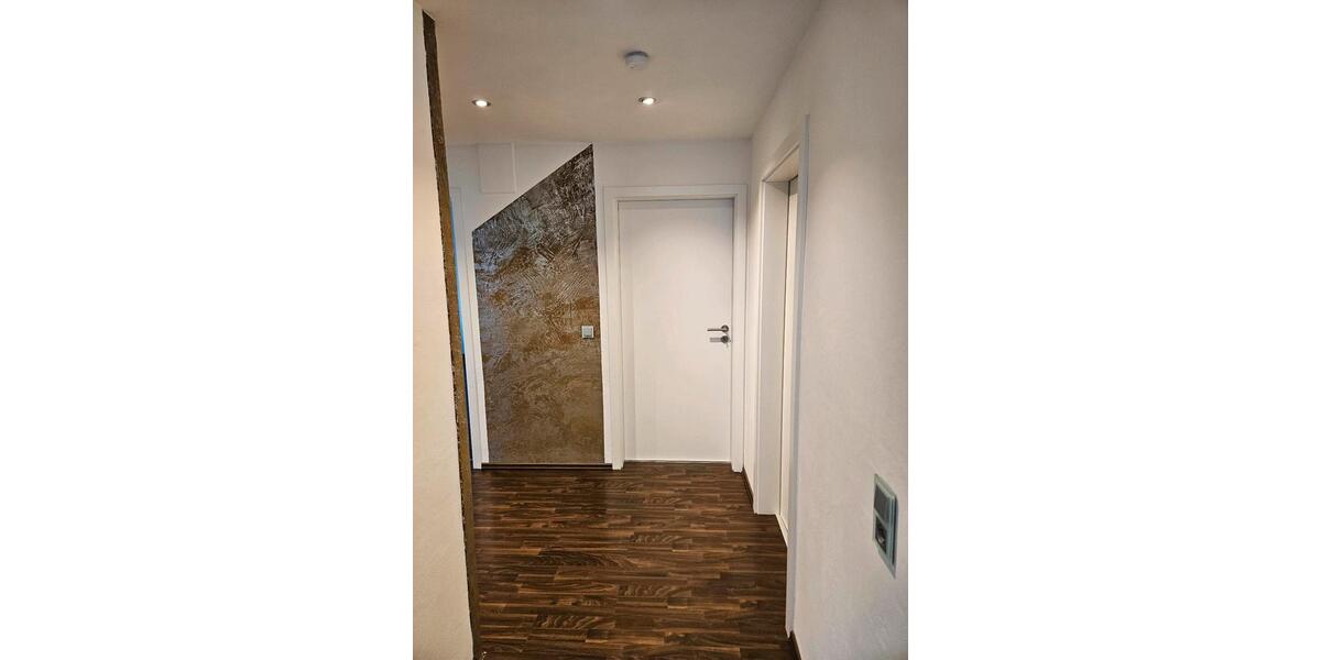 Dachgeschoßwohnung Villingen-Schwenningen Schwenningen - 4 Zimmer, 85 m&sup2;, 1.050&euro; | Angebot:25165024