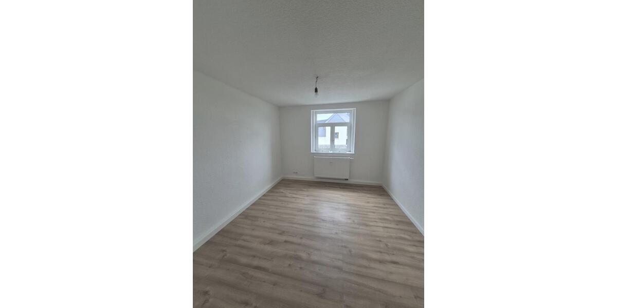 Dachgeschoßwohnung Limbach-Oberfrohna Oberfrohna - 3 Zimmer, 58 m&sup2;, 390&euro; | Angebot:26396288
