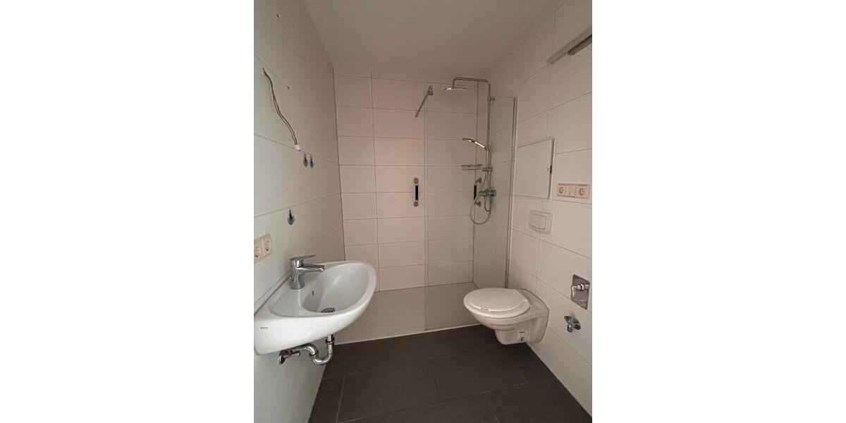 Erdgeschoßwohnung Suhl - 3 Zimmer, 70 m&sup2;, 400&euro; | Angebot:19517504