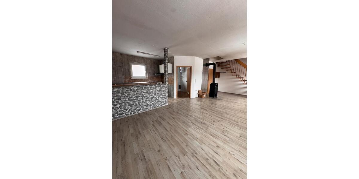 Maisonettenwohnung Redwitz an der Rodach - 3 Zimmer, 80 m&sup2;, 650&euro; | Angebot:25053266