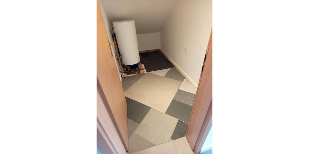 Dachgeschoßwohnung Uehlfeld - 3.5 Zimmer, 75 m&sup2;, 550&euro; | Angebot:26539982