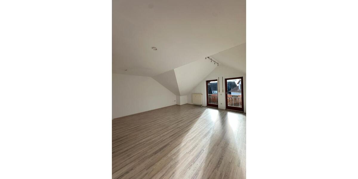 Großzügig geschnittene 3 Zimmer-Wohnung mit Südbalkon 3 zimmer