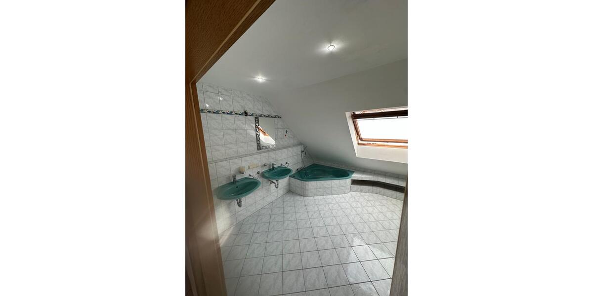 Maisonettenwohnung Heßdorf - 5 Zimmer, 125 m&sup2;, 1.600&euro; | Angebot:26680218