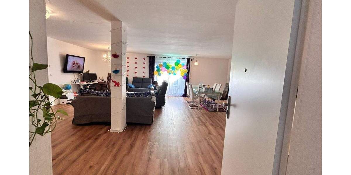 Zimmer Markgröningen - 3 Zimmer, 100 m&sup2;, 1.260&euro; | Angebot:25865448