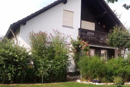 Großzügige Wohnung mit Garten, Keller und Garage zu vermieten 5 zimmer