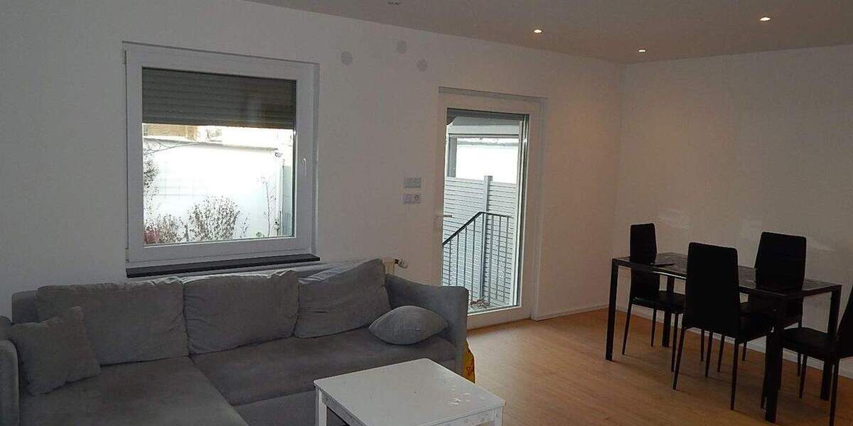 Reihenmittelhaus Göttingen Grone - 6 Zimmer, 112 m&sup2;, 1.600&euro; | Angebot:24874388