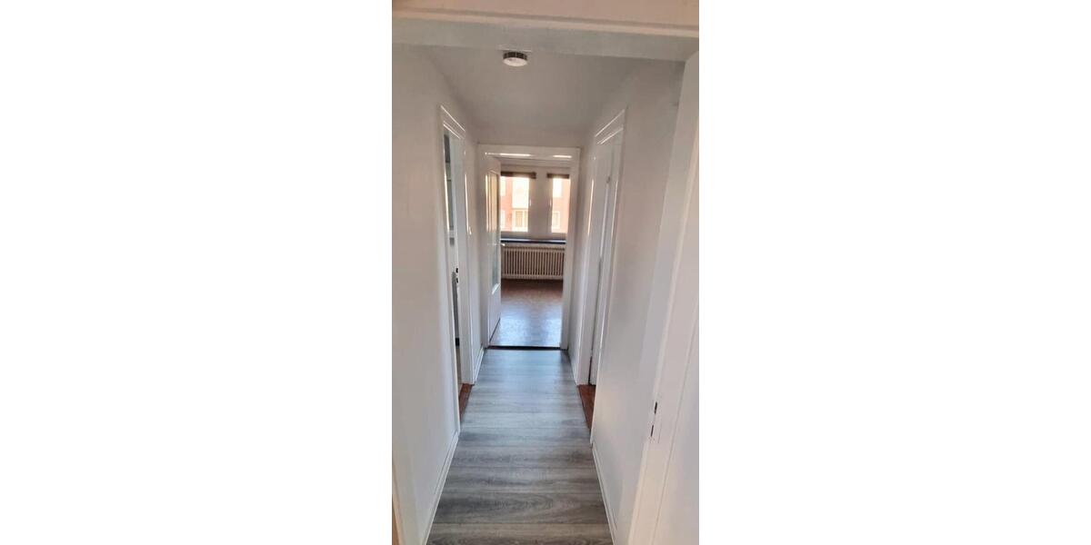 Dachgeschoßwohnung Norden - 2 Zimmer, 42 m&sup2;, 450&euro; | Angebot:23661310