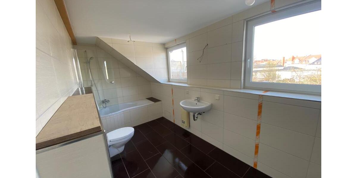 Dachgeschoßwohnung Wurzen - 2.5 Zimmer, 64 m&sup2;, 450&euro; | Angebot:26023074