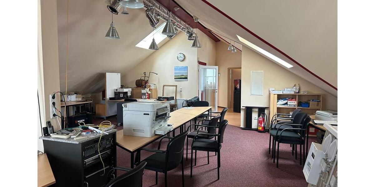 Dachgeschoßwohnung Kirchhain - 2 Zimmer, 98 m&sup2;, 1.705&euro; | Angebot:24851855