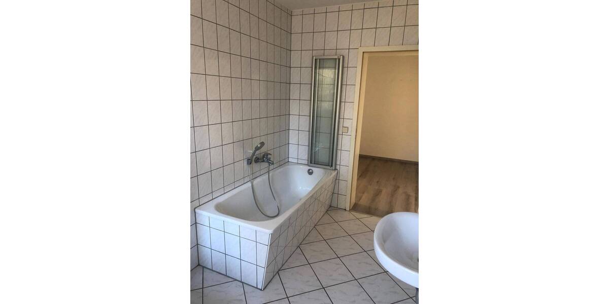 Etagenwohnung Sonneborn - 2 Zimmer, 66 m&sup2;, 400&euro; | Angebot:26388901