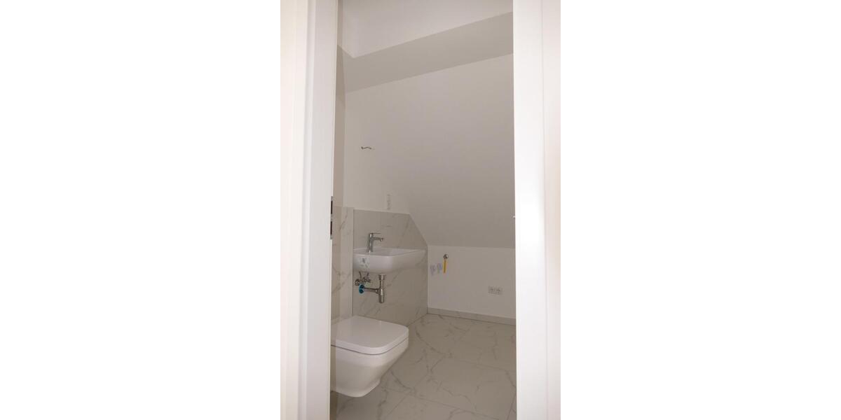 Dachgeschoßwohnung Dresden Cotta - 4 Zimmer, 120 m&sup2;, 1.500&euro; | Angebot:21638900