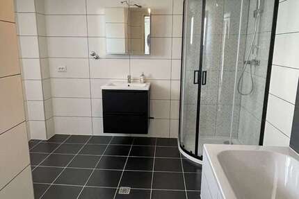 Haus Rodalben - 4 Zimmer, 150 m&sup2;, 1.100&euro; | Angebot:20725592
