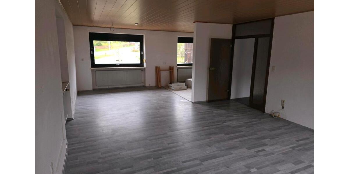 Etagenwohnung Berg - 3 Zimmer, 90 m&sup2;, 400&euro; | Angebot:26465614