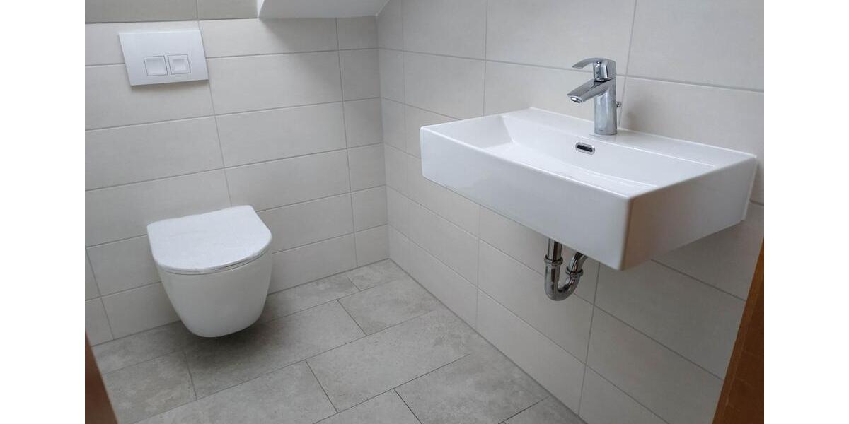 Dachgeschoßwohnung Hofheim in Unterfranken - 3 Zimmer, 47 m&sup2;, 385&euro; | Angebot:25752499