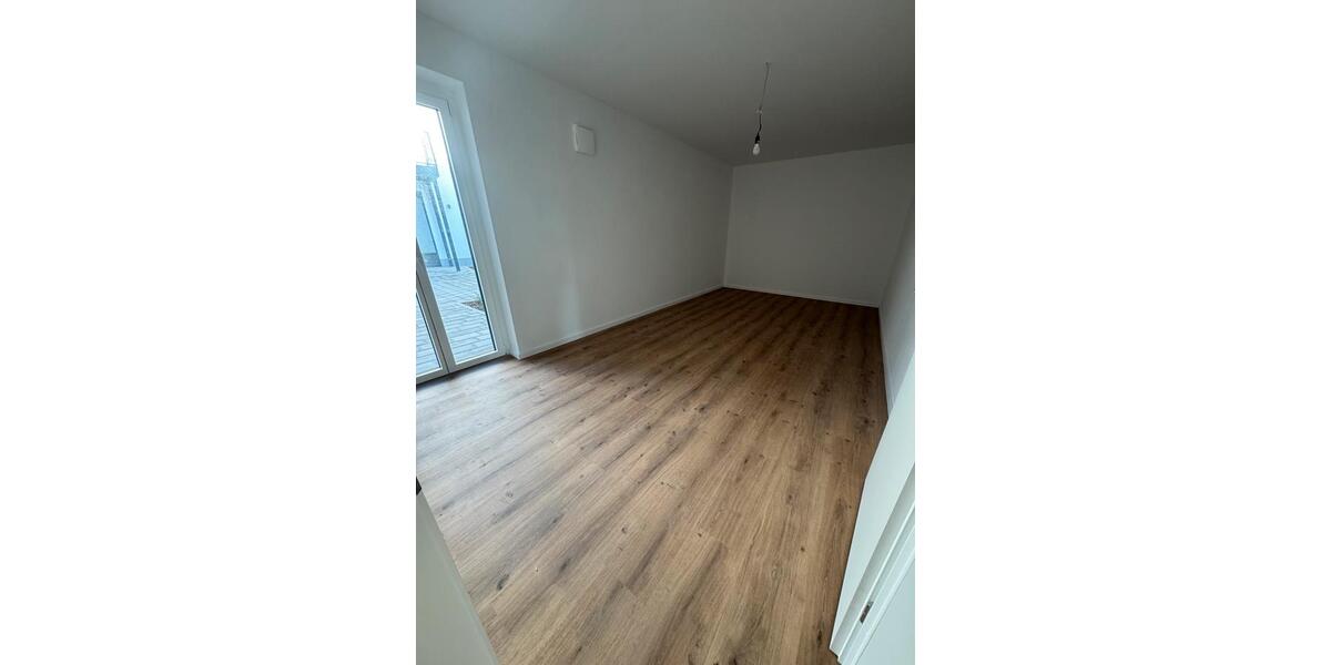 Erdgeschoßwohnung Neustadt an der Donau - 1 Zimmer, 96 m&sup2;, 1.250&euro; | Angebot:26291899