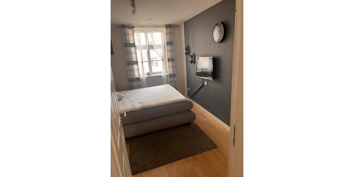 Hochparterre Ludwigshafen am Rhein Ludwigshafen-Hemshof - 2 Zimmer, 76 m&sup2;, 1.500&euro; | Angebot:26375462