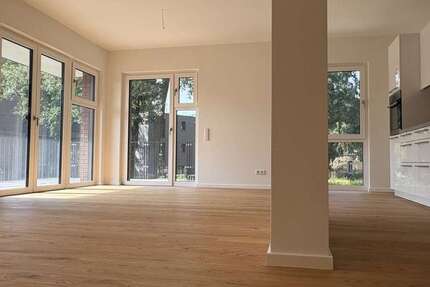 Wohnung zum Mieten in Berlin 2.221,02 € 123.39 m² 4 zimmer