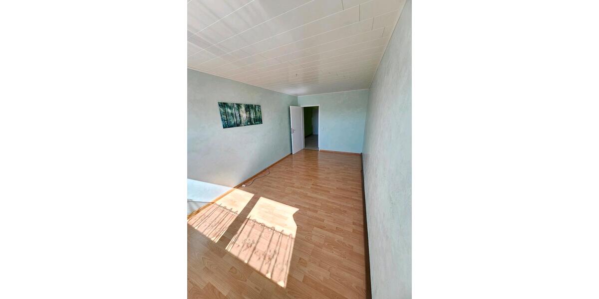 Etagenwohnung Bergneustadt - 3 Zimmer, 77 m&sup2;, 700&euro; | Angebot:26618880