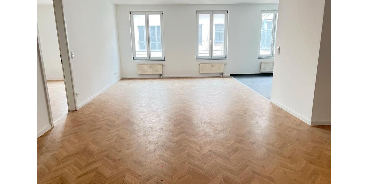 Etagenwohnung Rötha - 4 Zimmer, 120 m&sup2;, 1.220&euro; | Angebot:24548501