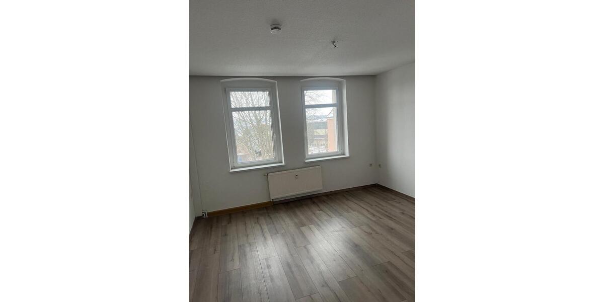Etagenwohnung Eisenberg - 4 Zimmer, 88 m&sup2;, 790&euro; | Angebot:25884130