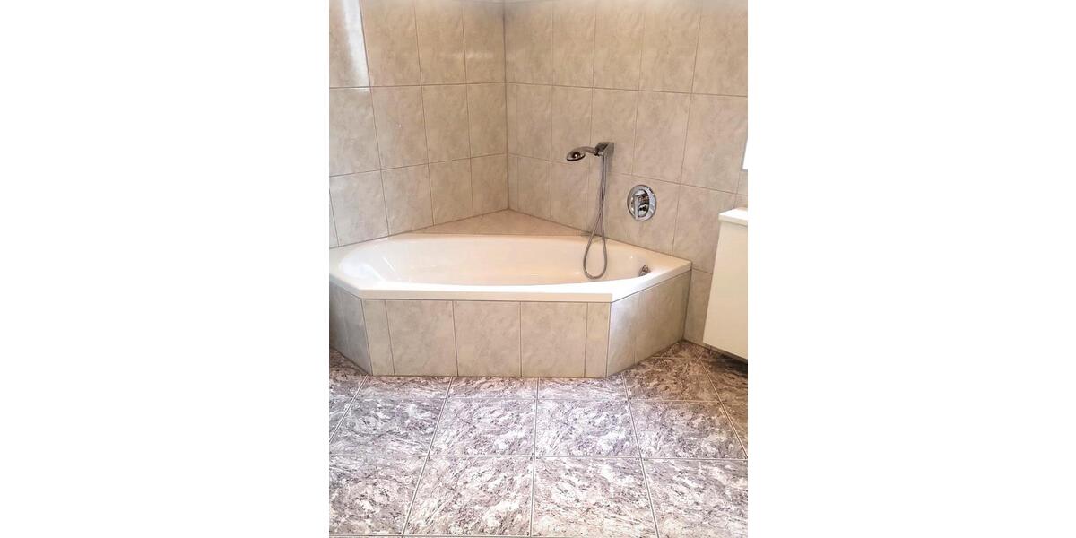 Erdgeschoßwohnung Rockenhausen - 4 Zimmer, 145 m&sup2;, 1.375&euro; | Angebot:25225834