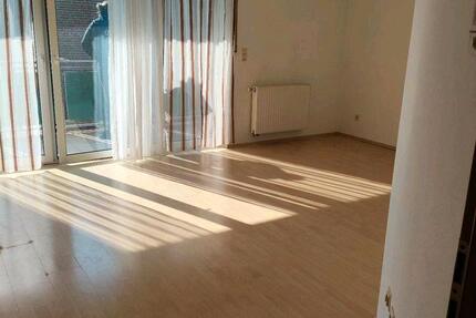 Wohnung Hatten - 3 Zimmer, 79 m&sup2;, 900&euro; | Angebot:25922654