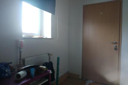 Möbliert WG-Zimmer