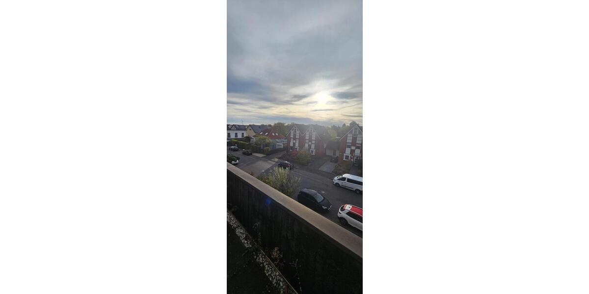 Helle 2 Zimmer Dachgeschosswohnung in Düren zu vermieten zimmer