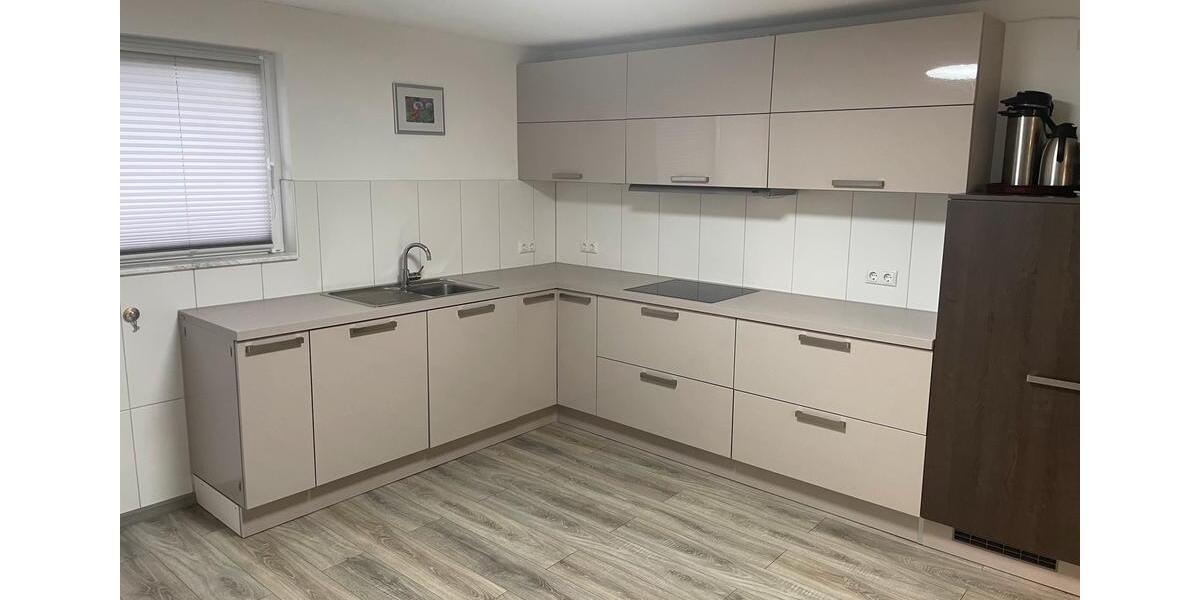 Wohnen auf Zeit Ganderkesee - 8 Zimmer, 250 m&sup2;, 700&euro; | Angebot:24093066