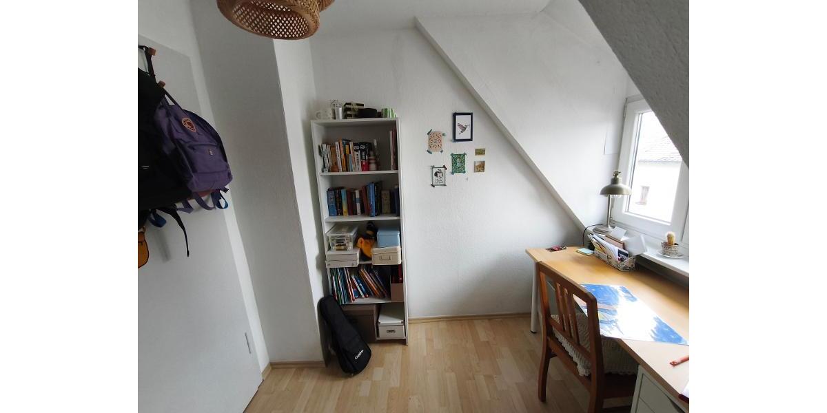 3 Zi. Wohnung im DG (2.OG) mit Stellplatz - Etagenwohnung Dechsendorf Dechsendorf | Angebot:26002016