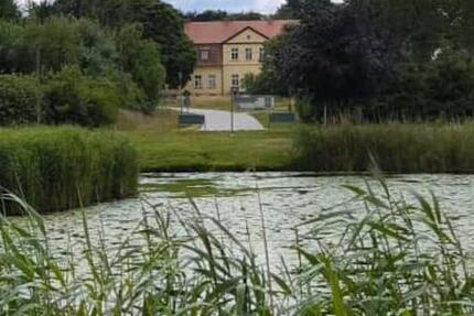 Leben im Schloss mit Park in traumhafter Lage, 2-ZiW, Striesenow 2 zimmer