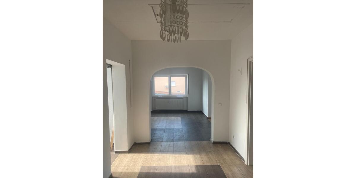 Dachgeschoßwohnung Bürstadt - 4 Zimmer, 125 m&sup2;, 1.380&euro; | Angebot:24788540
